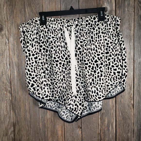 NEW Loft 16/18 Cream Black Animal Pajama Shorts - Picture 4 of 7